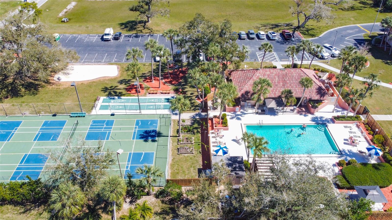 PROMENADES WEST - Residential