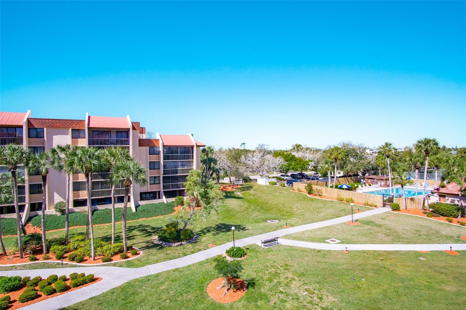 PROMENADES WEST - Residential