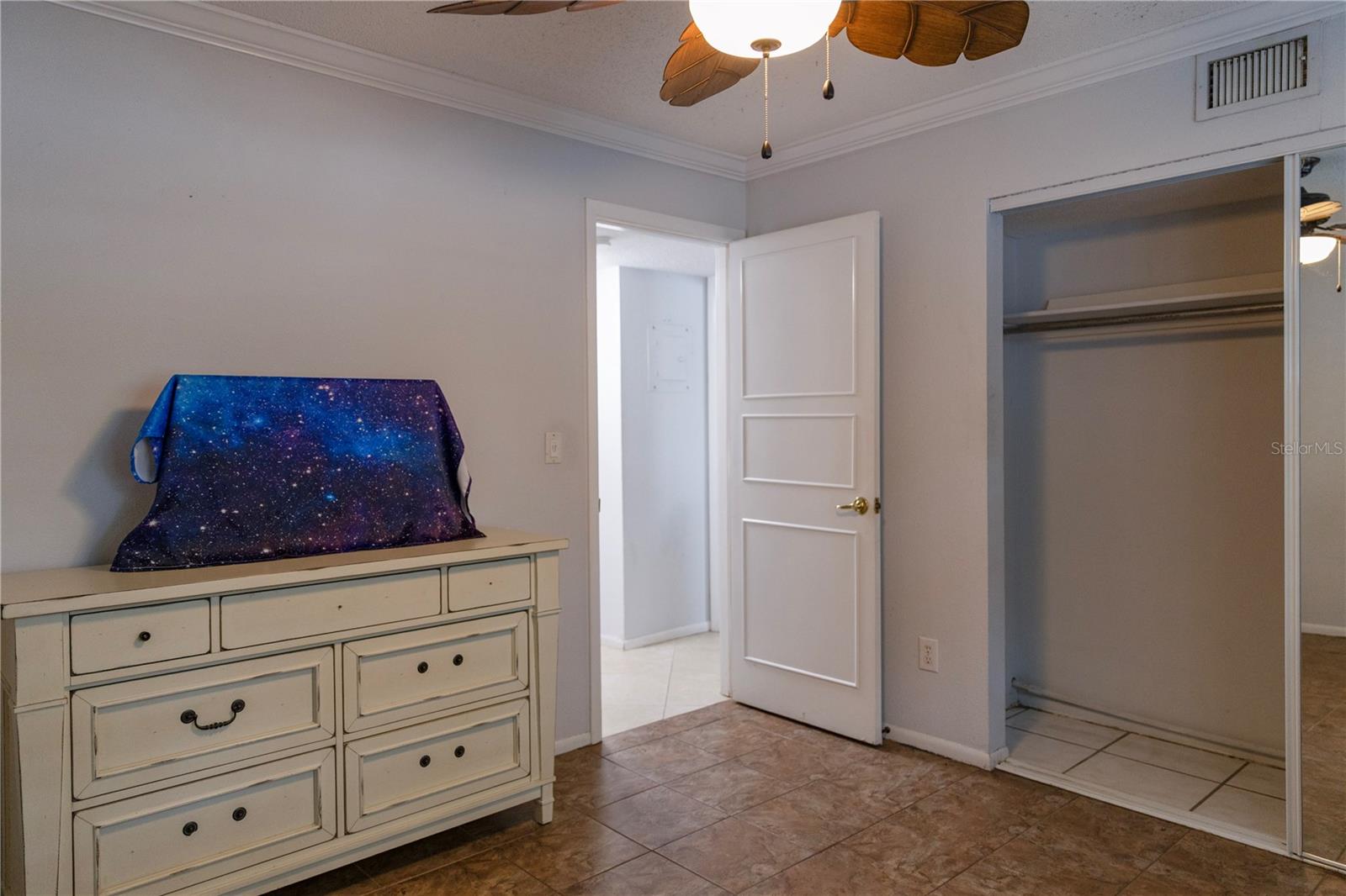 SUMMER LAKES - Residential