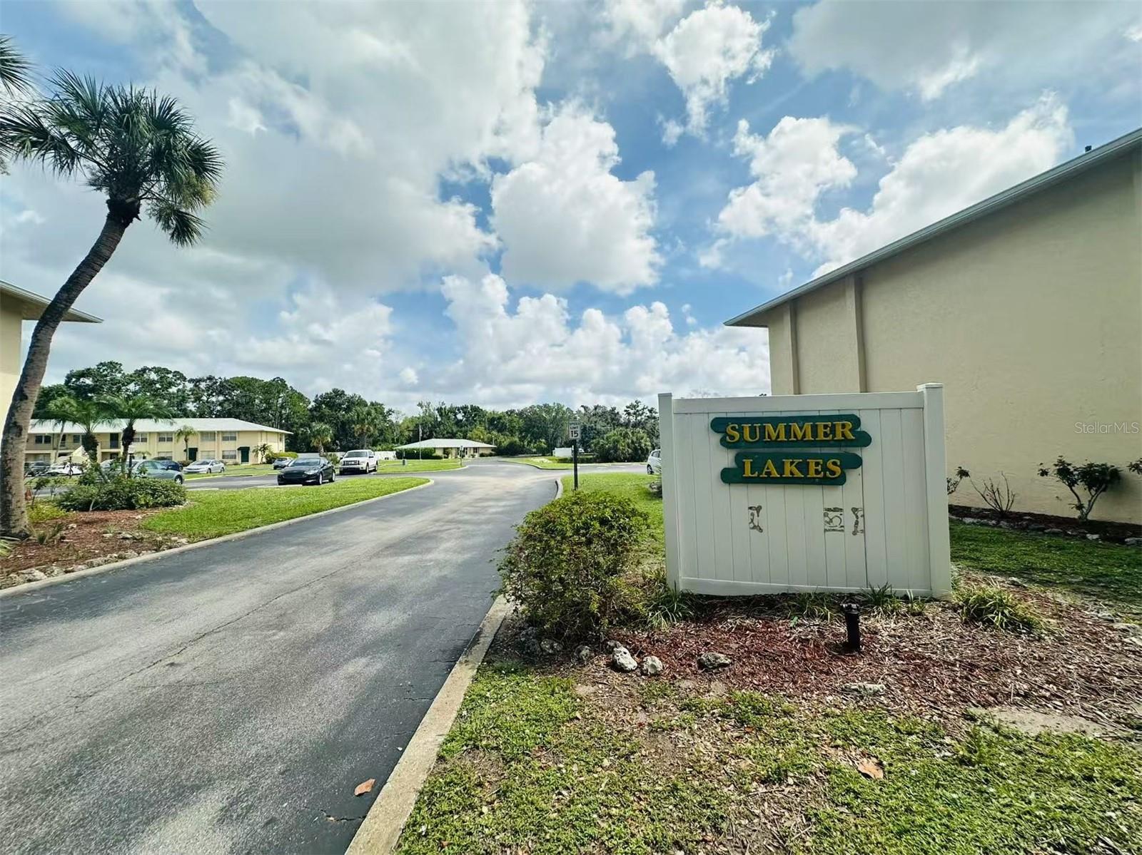 SUMMER LAKES - Residential