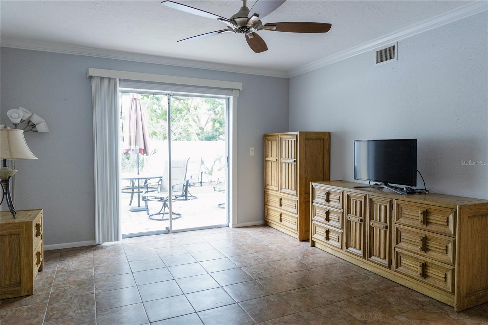 SUMMER LAKES - Residential