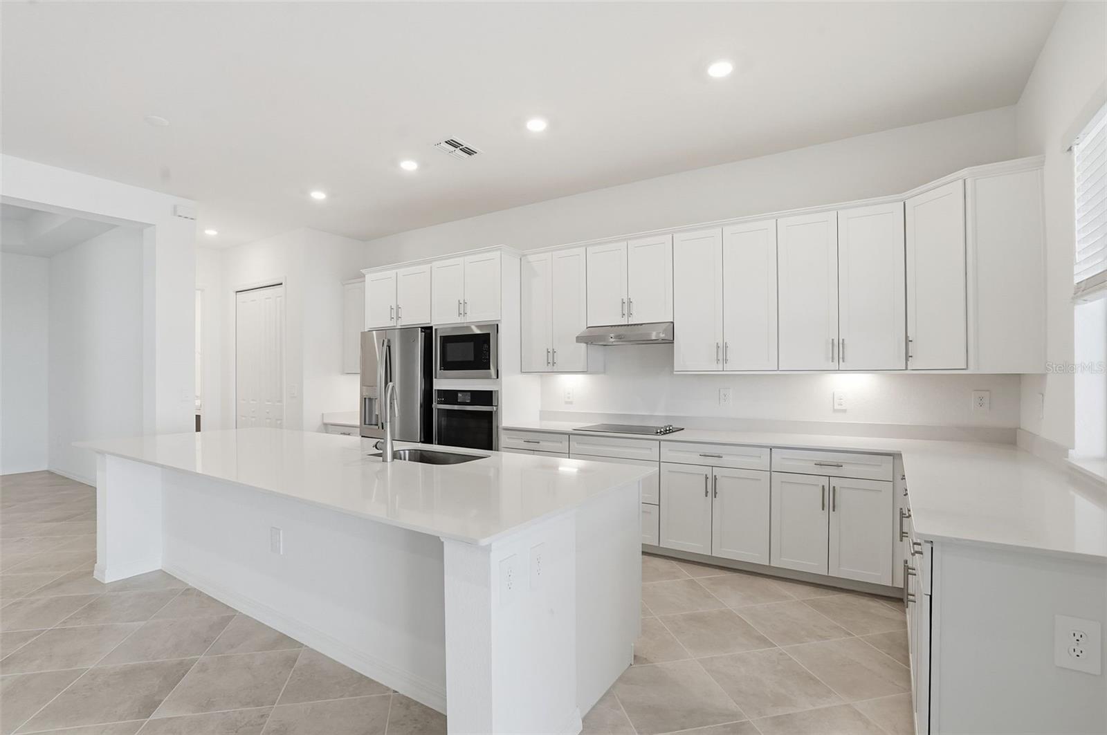 CALUSA COUNTRY CLUB - Residential