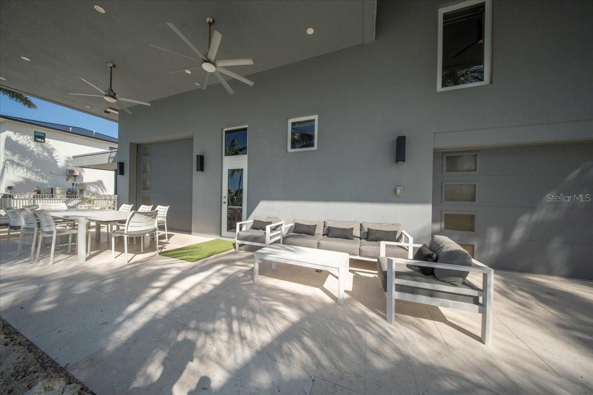 COCO PLUM BEACH - Residential