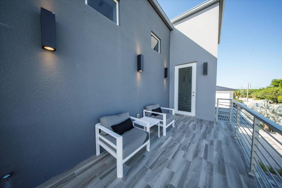 COCO PLUM BEACH - Residential