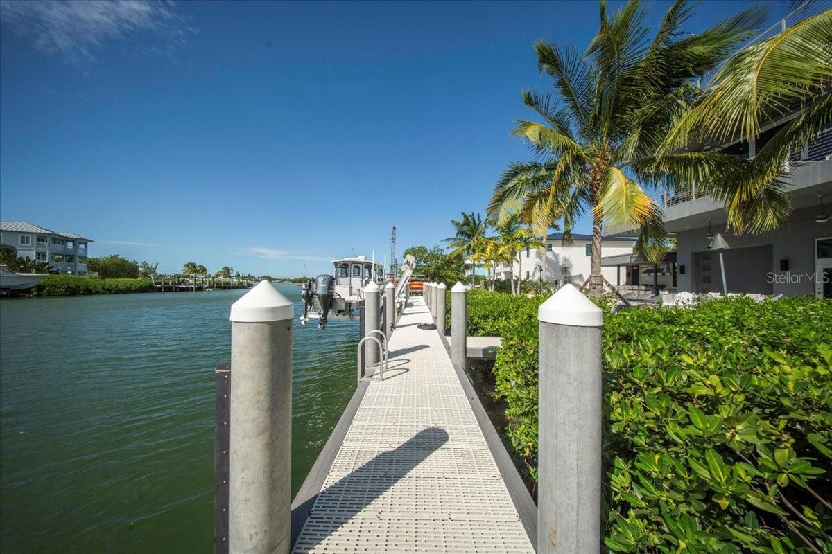 COCO PLUM BEACH - Residential