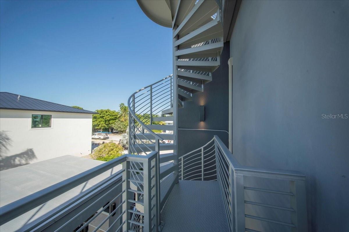 COCO PLUM BEACH - Residential