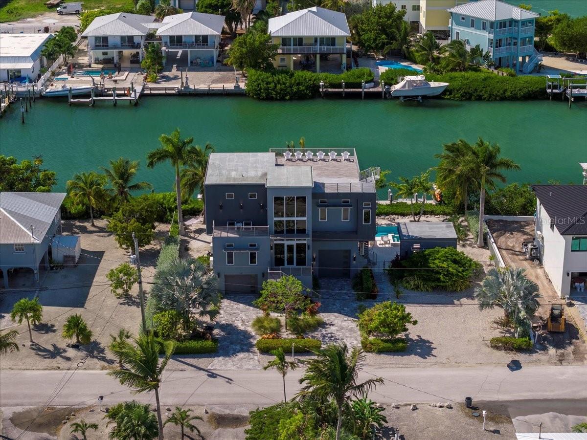 COCO PLUM BEACH - Residential
