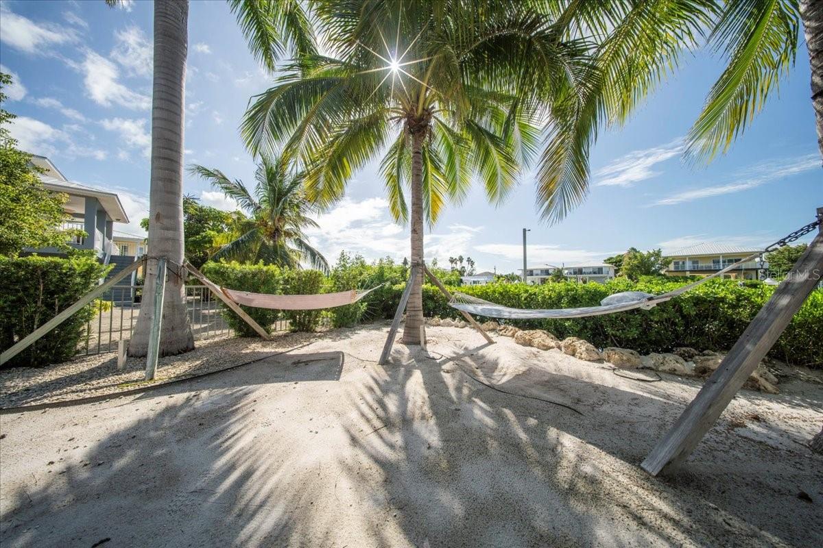 COCO PLUM BEACH - Residential