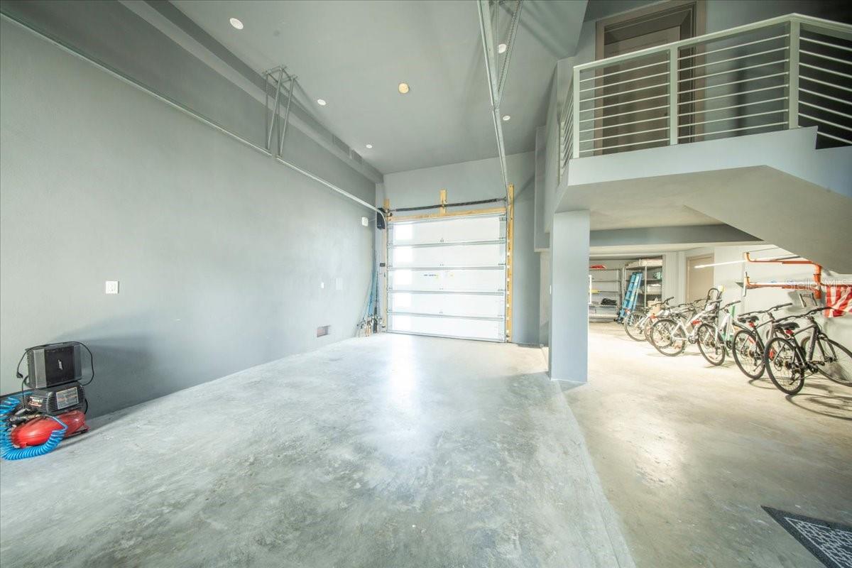 COCO PLUM BEACH - Residential