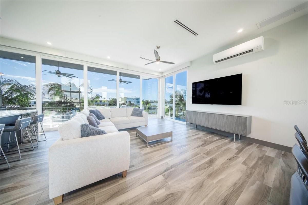 COCO PLUM BEACH - Residential