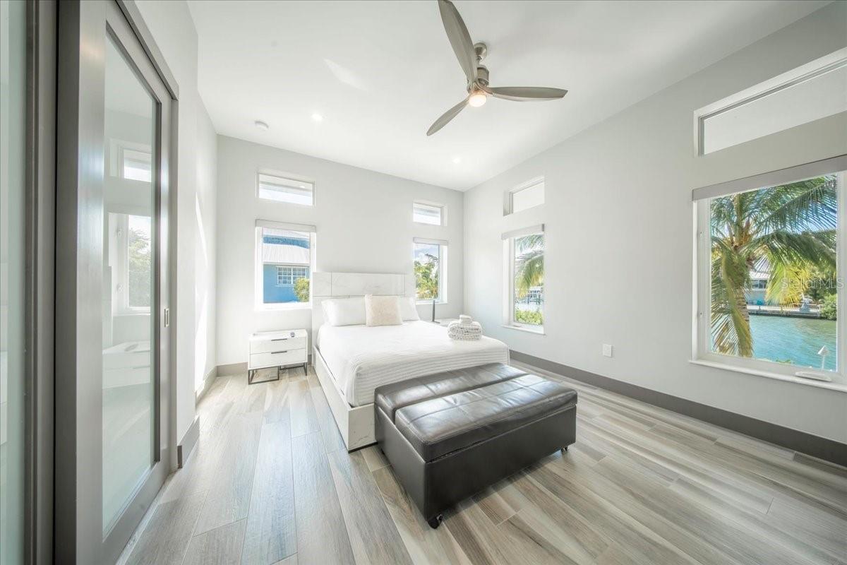 COCO PLUM BEACH - Residential