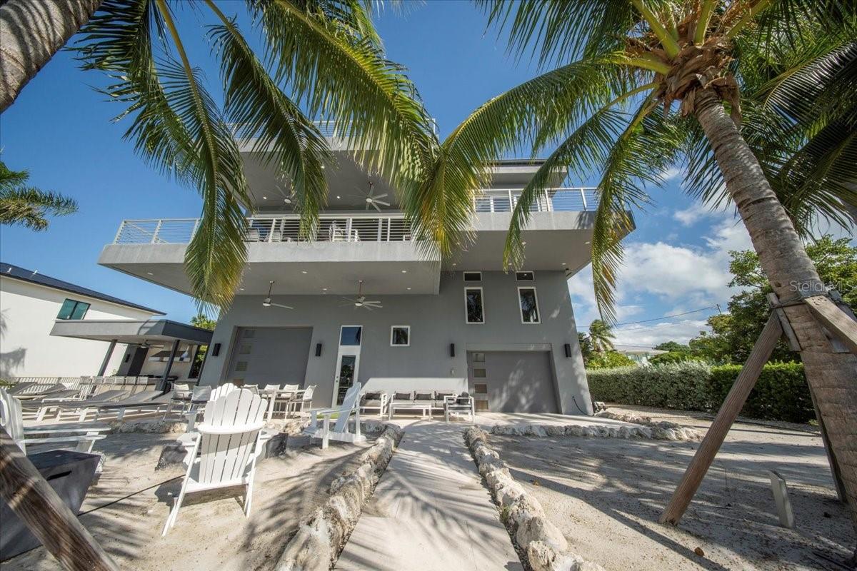 COCO PLUM BEACH - Residential