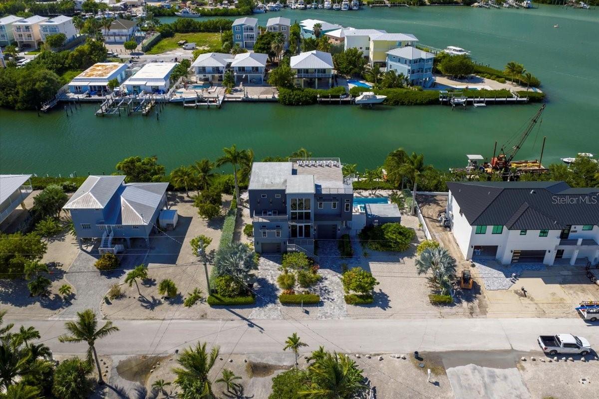 COCO PLUM BEACH - Residential