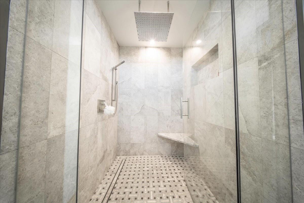 COCO PLUM BEACH - Residential