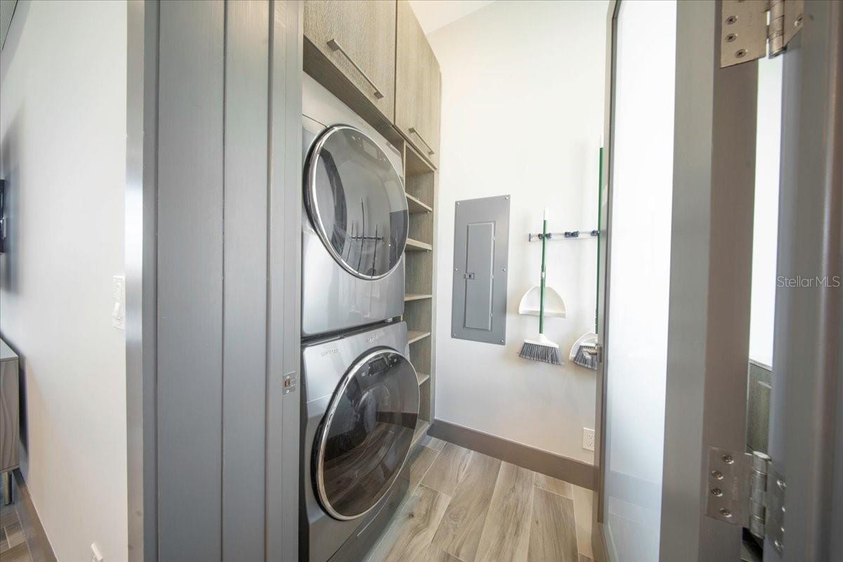 COCO PLUM BEACH - Residential