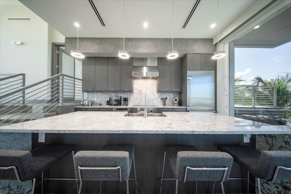 COCO PLUM BEACH - Residential