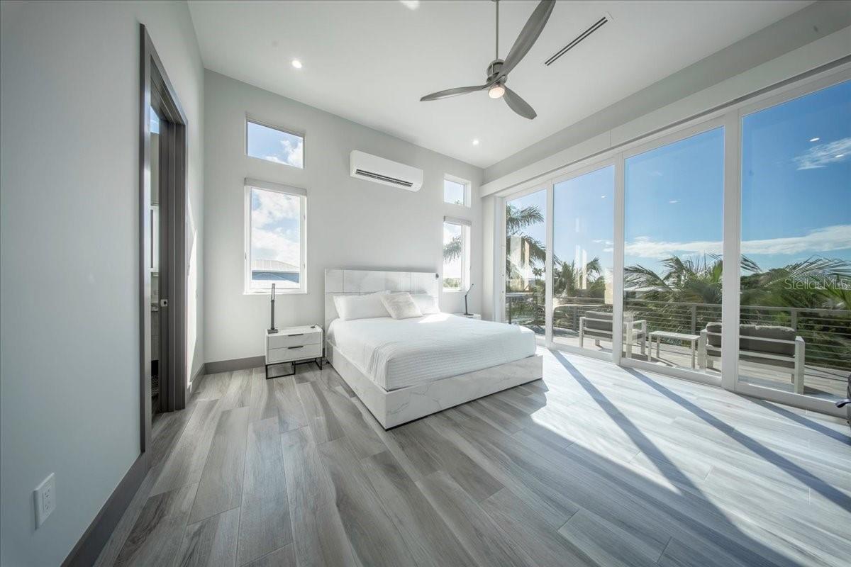 COCO PLUM BEACH - Residential