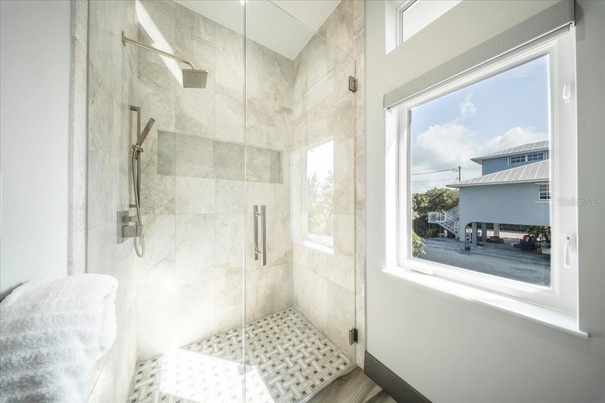 COCO PLUM BEACH - Residential