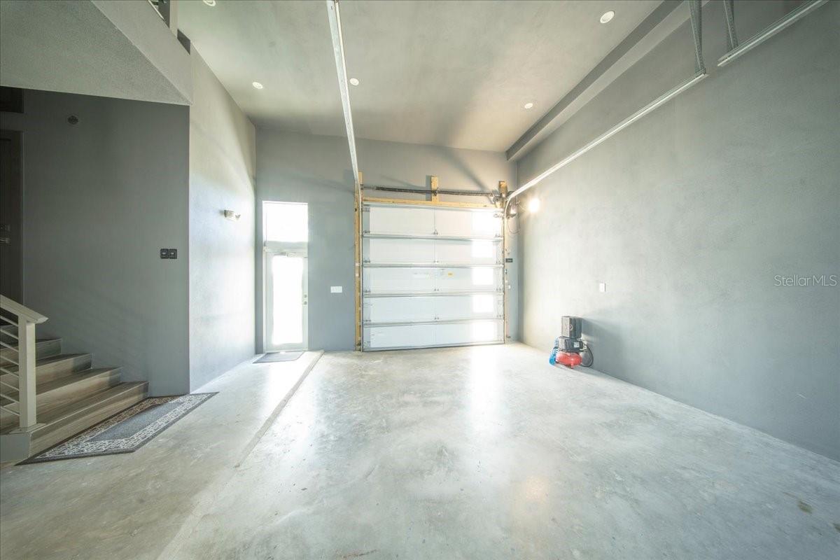 COCO PLUM BEACH - Residential