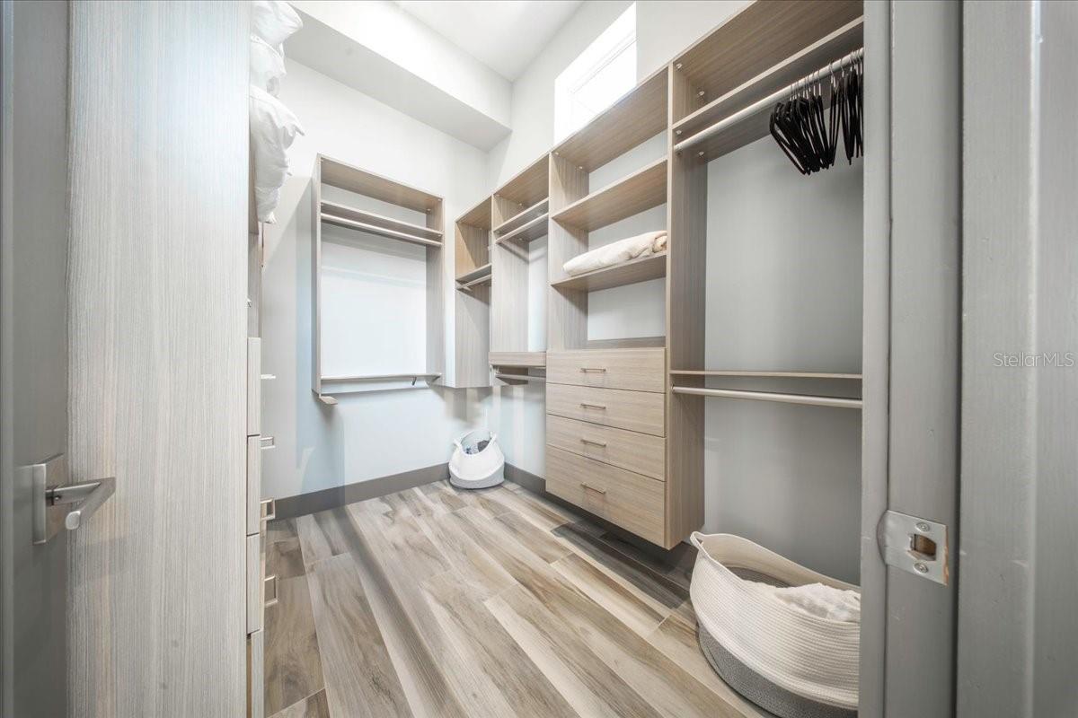 COCO PLUM BEACH - Residential