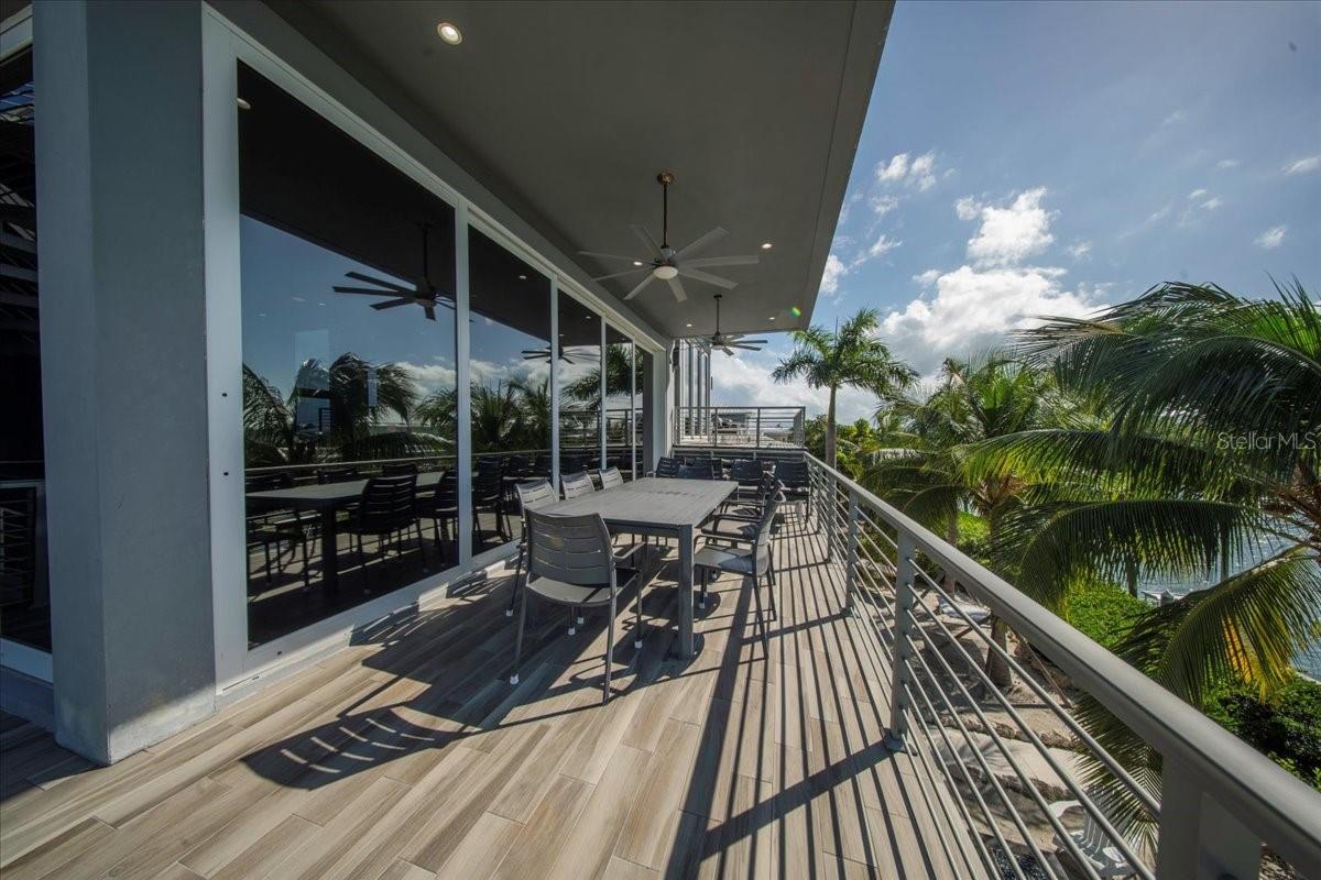 COCO PLUM BEACH - Residential