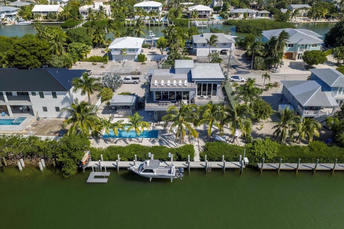 COCO PLUM BEACH - Residential