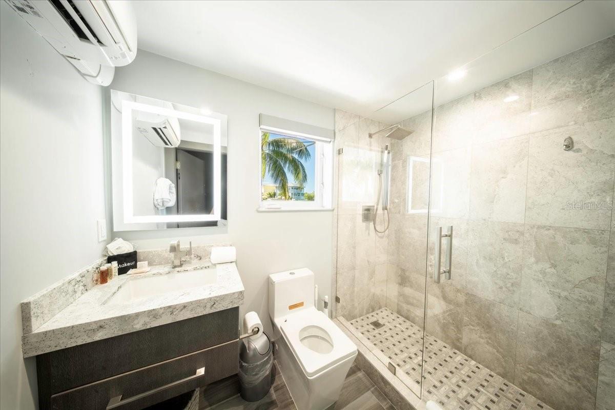 COCO PLUM BEACH - Residential