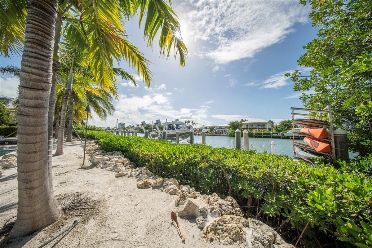 COCO PLUM BEACH - Residential