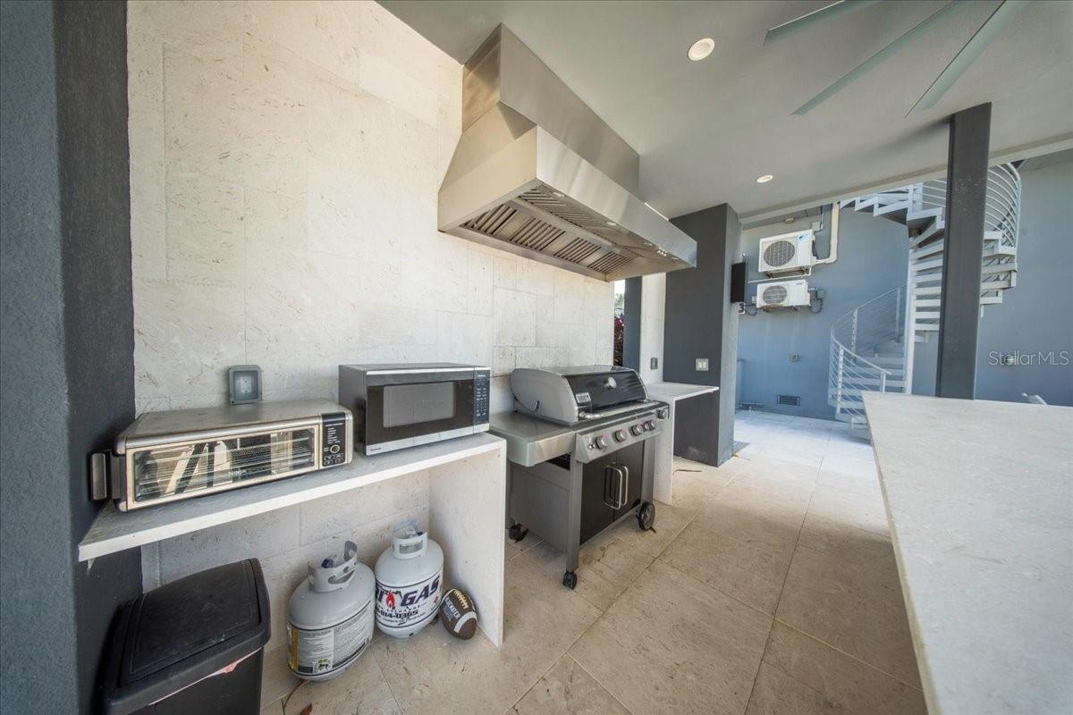 COCO PLUM BEACH - Residential