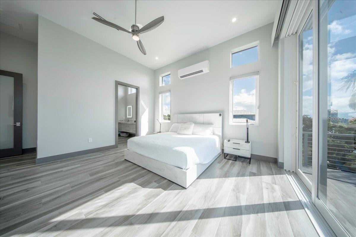 COCO PLUM BEACH - Residential