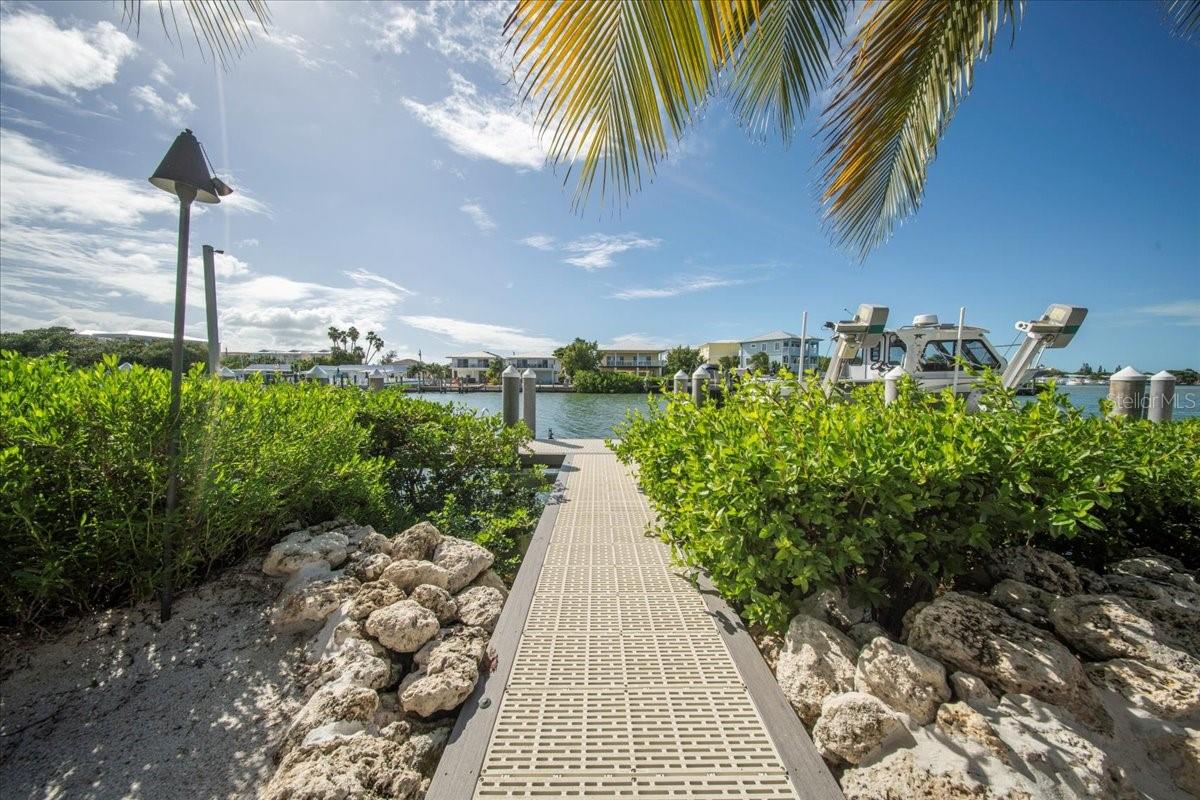 COCO PLUM BEACH - Residential