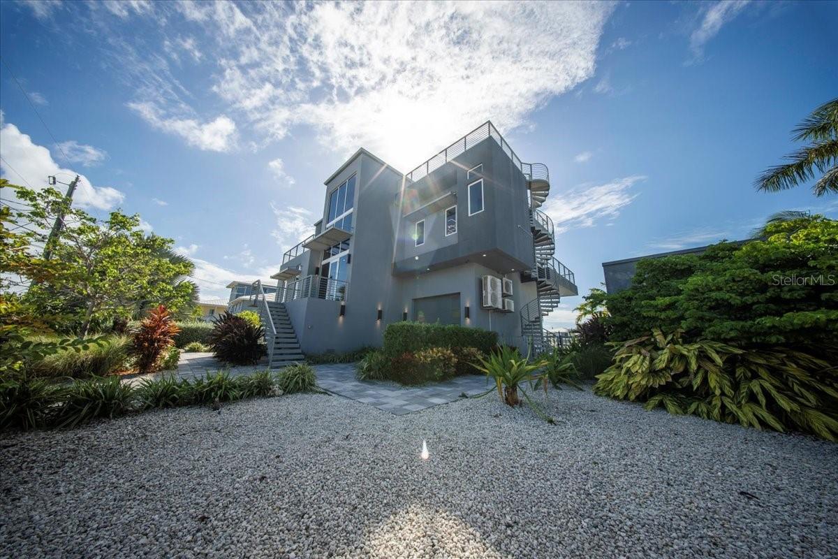 COCO PLUM BEACH - Residential