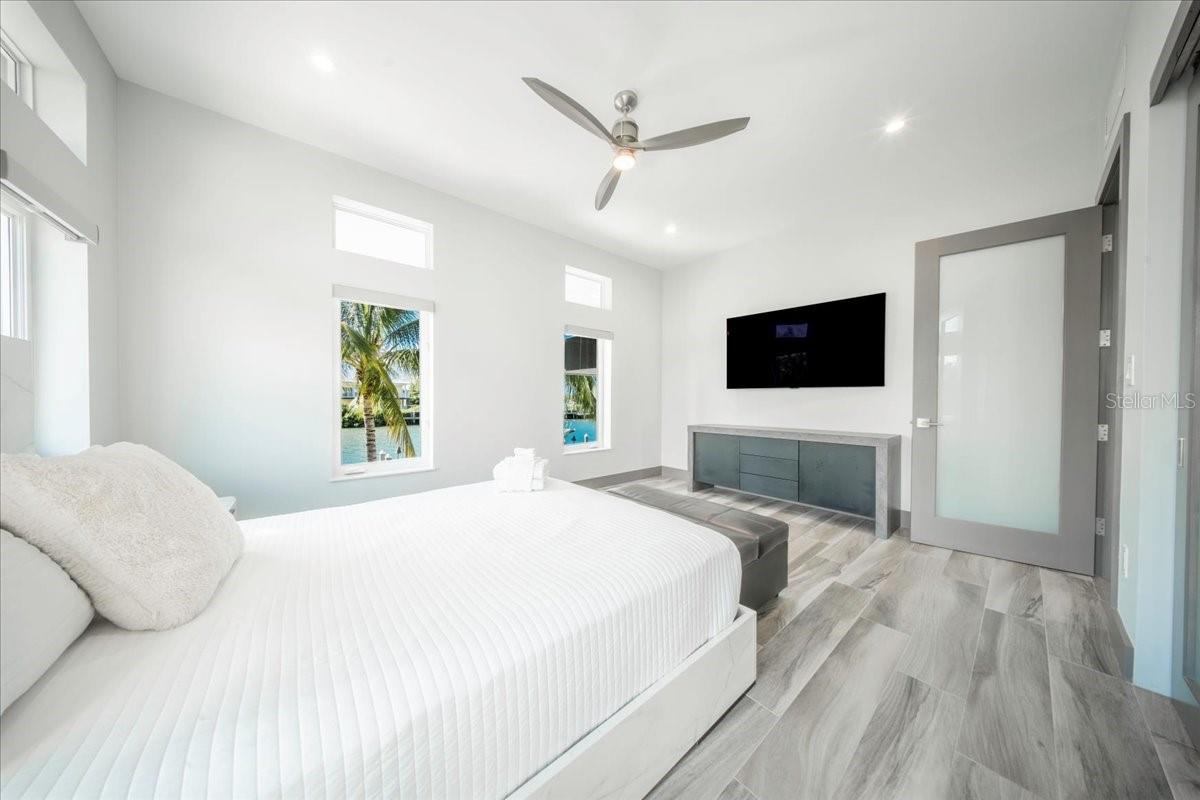 COCO PLUM BEACH - Residential