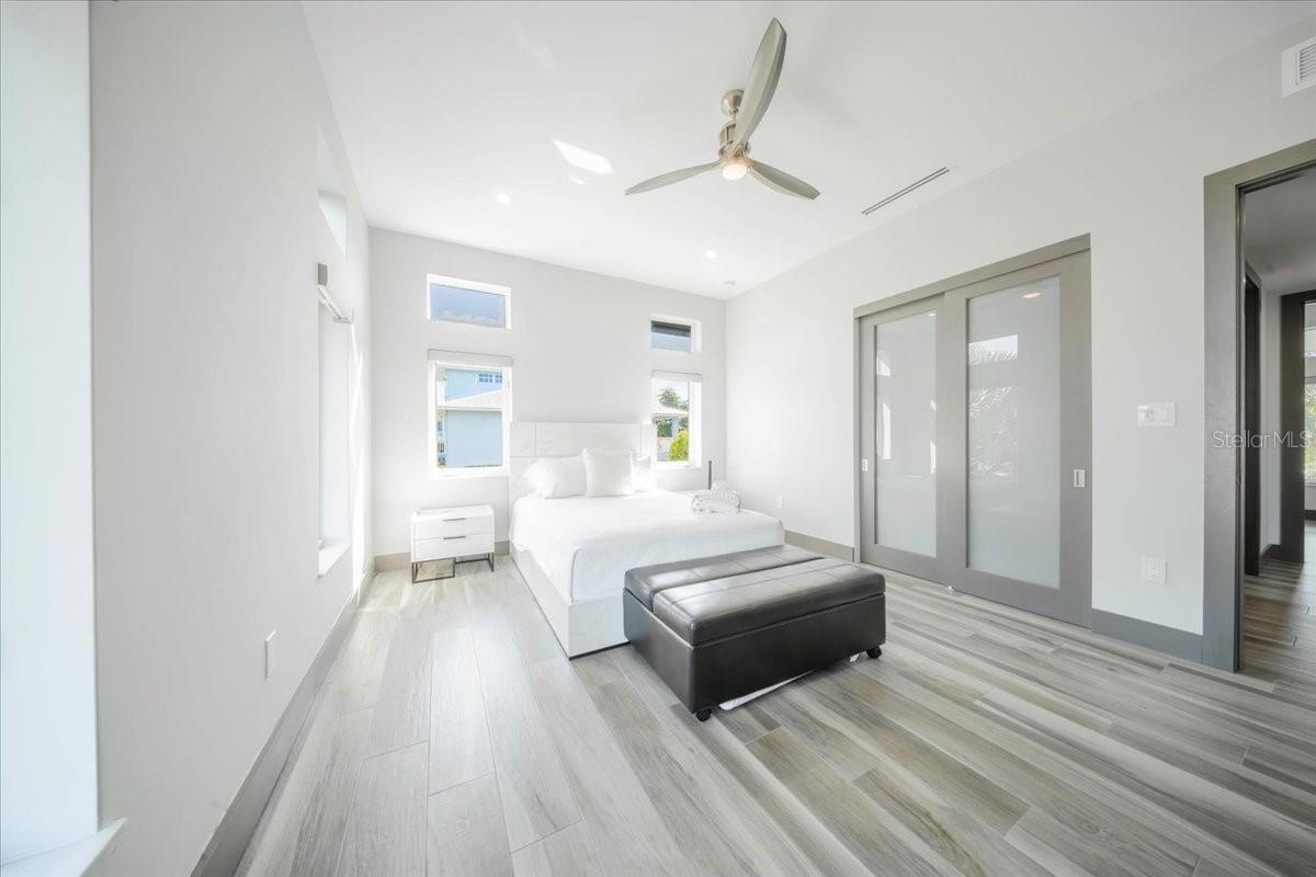 COCO PLUM BEACH - Residential