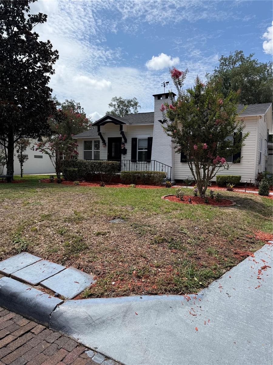 Photo of 331 Kerneywood Street, Lakeland, FL 33803 (MLS # L4962749)