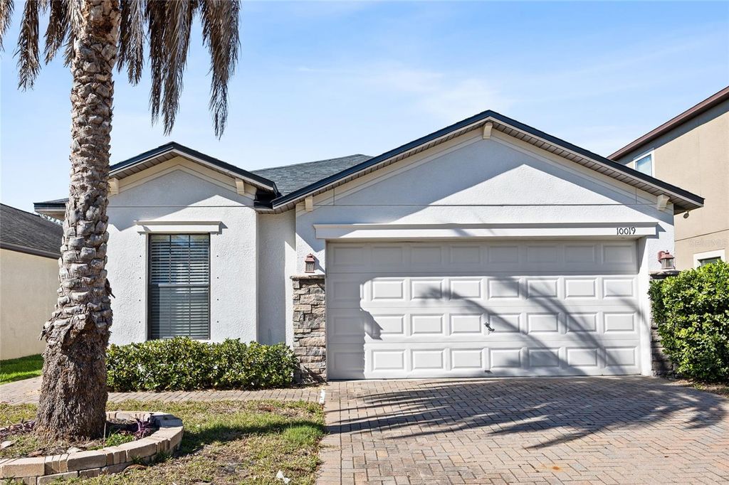 Photo of 10019 Newminster Loop, Ruskin, FL 33573 (MLS # TB8466327)