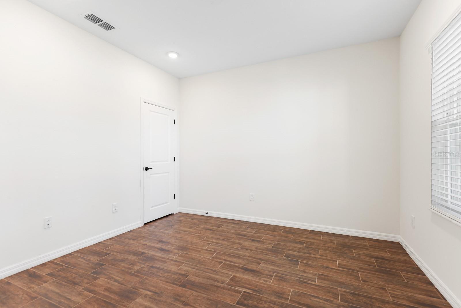 FOREST BROOKE PH 1A (SOUTHSHORE BAY) - Residential Lease