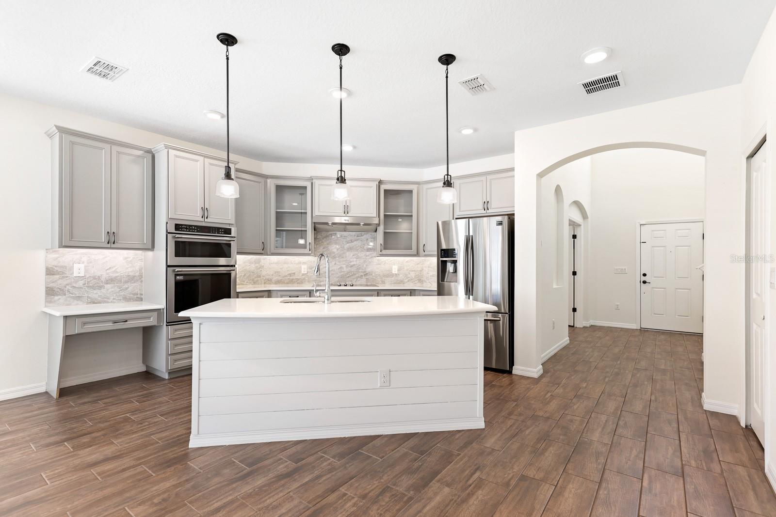 FOREST BROOKE PH 1A (SOUTHSHORE BAY) - Residential Lease