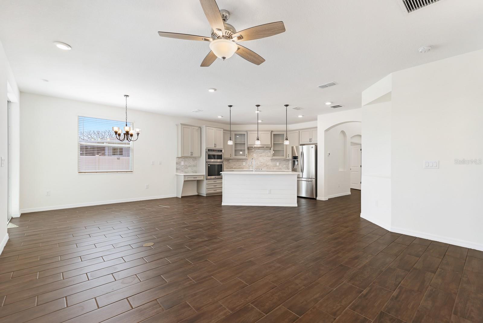 FOREST BROOKE PH 1A (SOUTHSHORE BAY) - Residential Lease