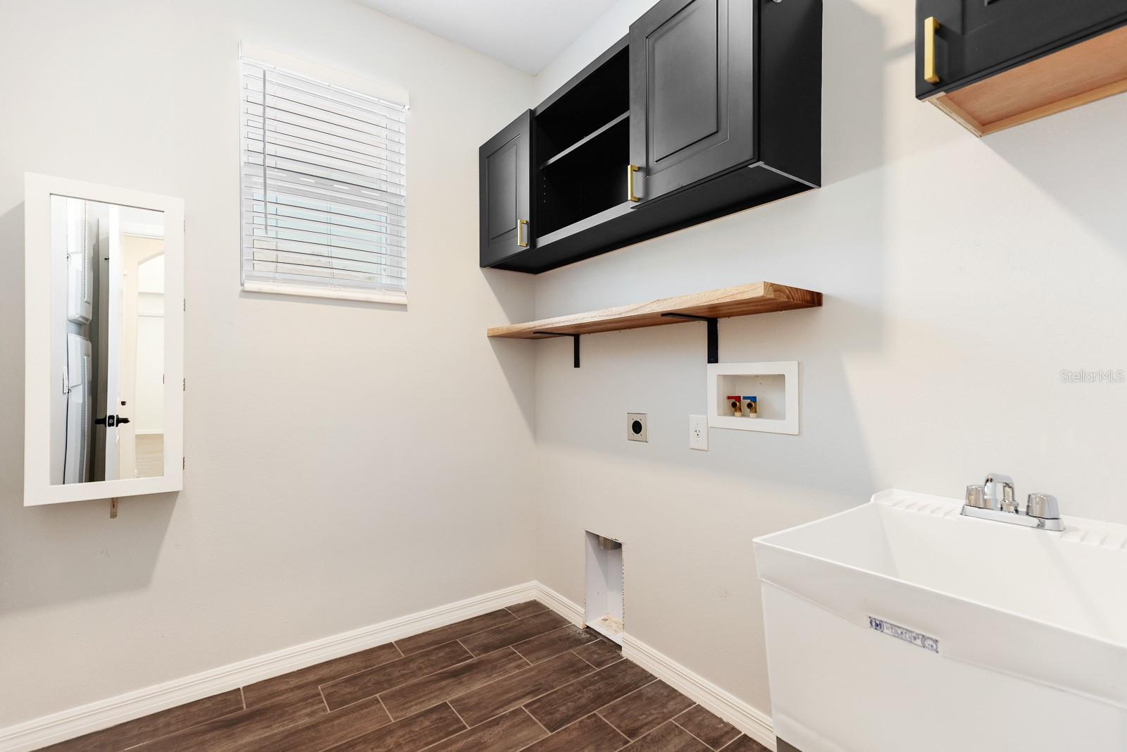 FOREST BROOKE PH 1A (SOUTHSHORE BAY) - Residential Lease