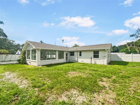 A home in LAKELAND