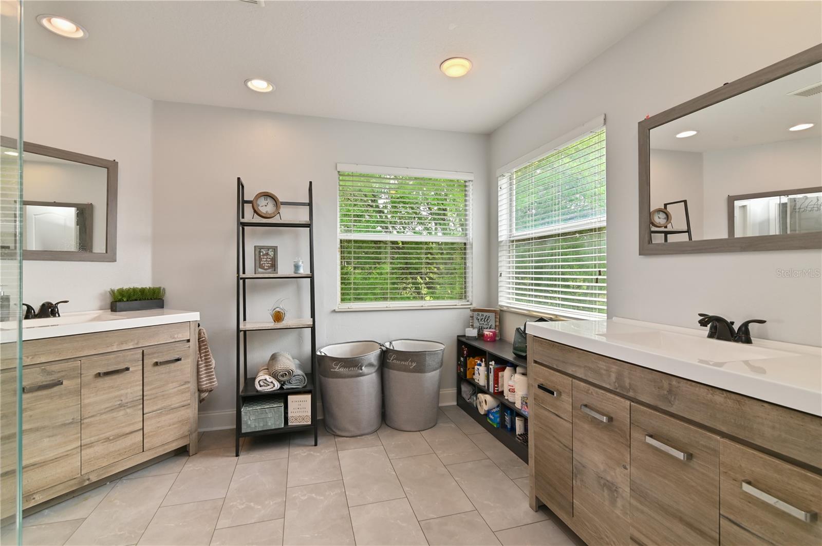 ROCK SPRINGS RIDGE PH VI-A - Residential