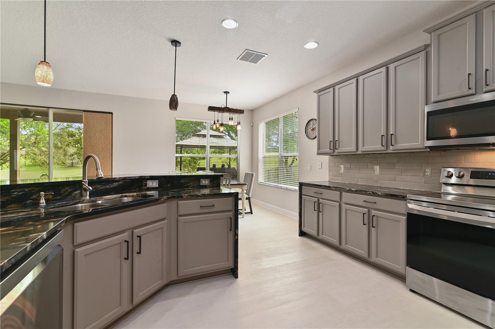 ROCK SPRINGS RIDGE PH VI-A - Residential