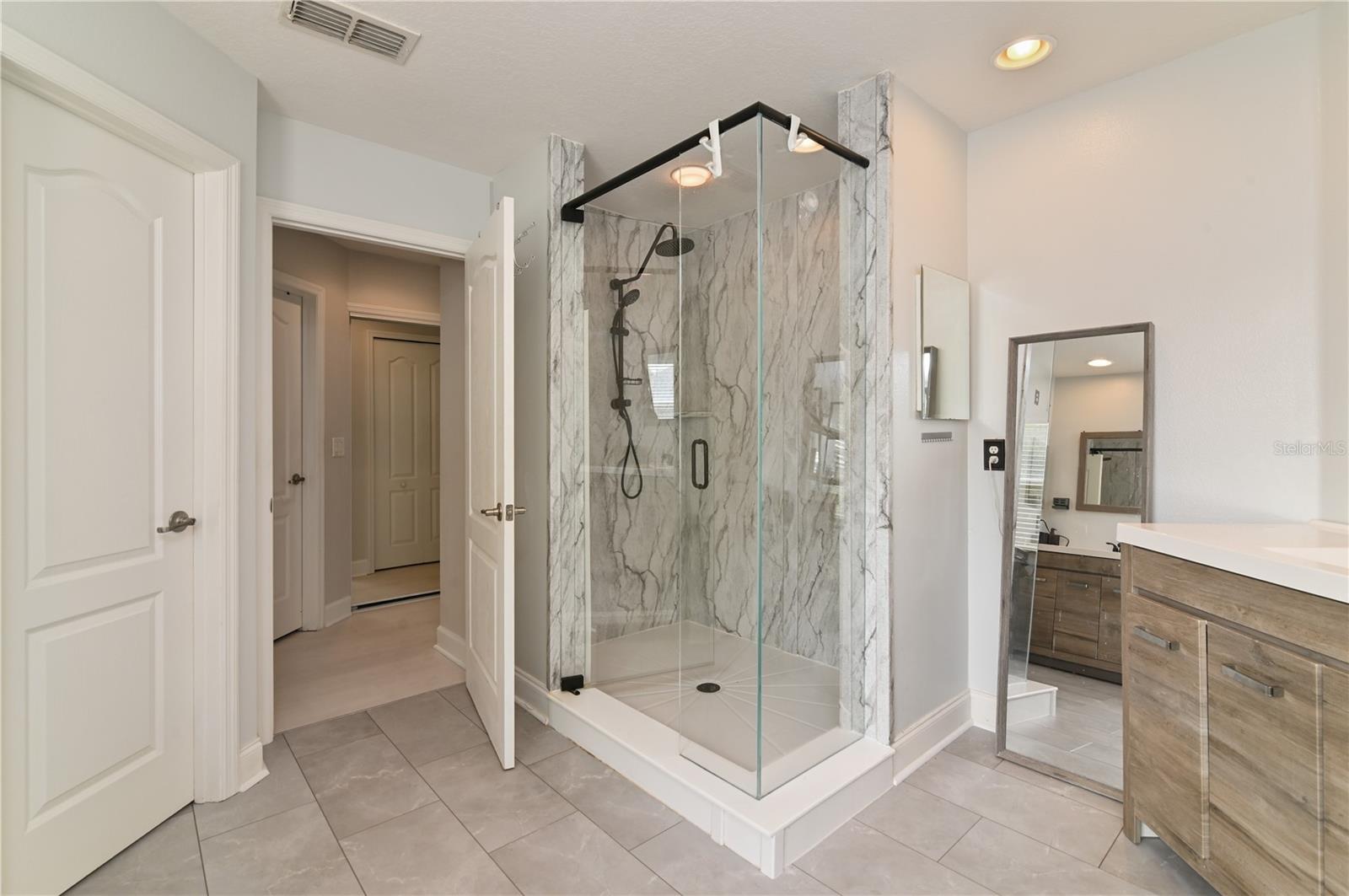 ROCK SPRINGS RIDGE PH VI-A - Residential