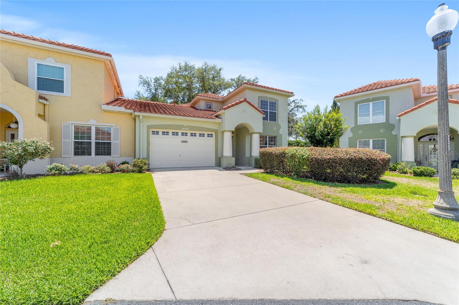 1074 AVENIDA SONOMA