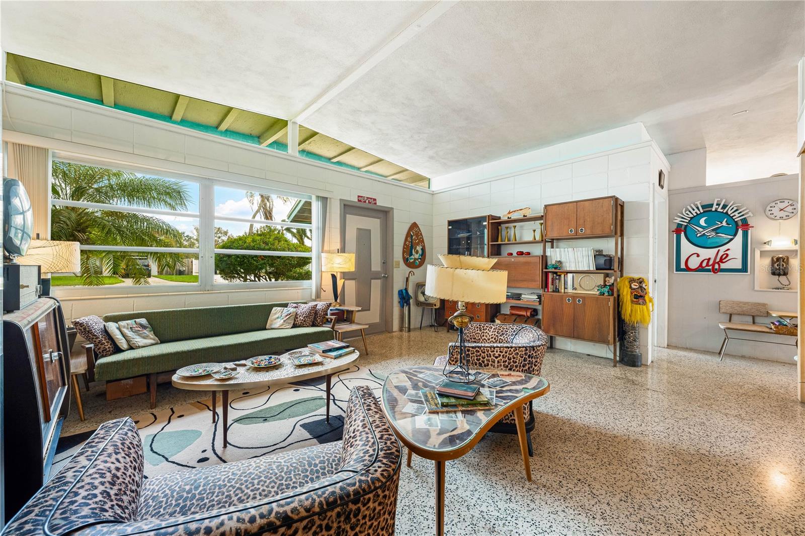 SOUTH GATE - Residential