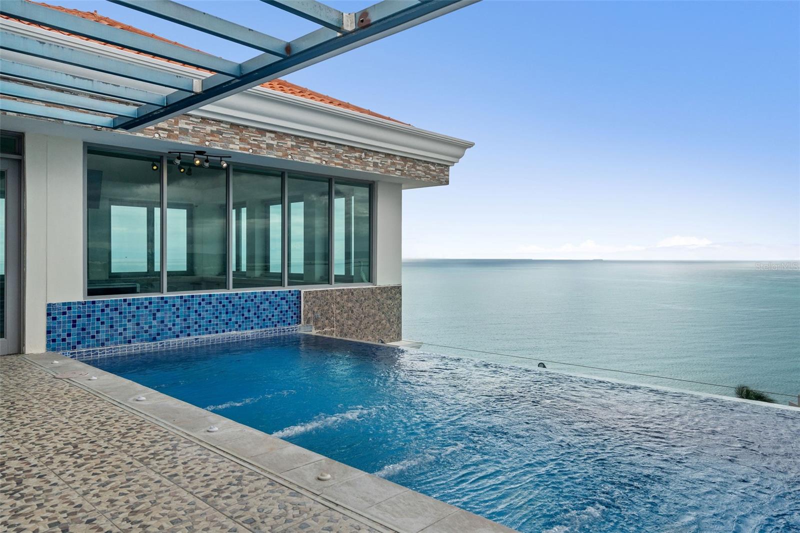 PASEO PUESTA DEL SOL - Residential