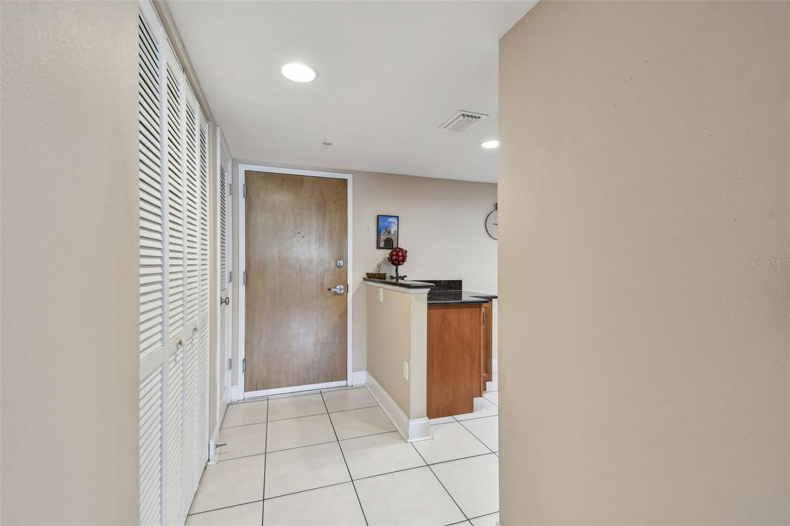 2595 COUNTRYSIDE BOULEVARD 8-305