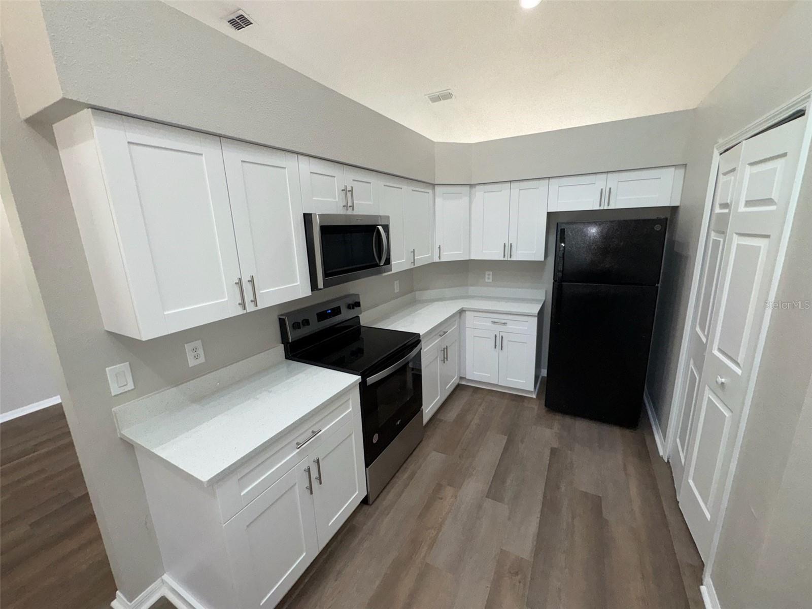 7507 SANDSTONE DRIVE