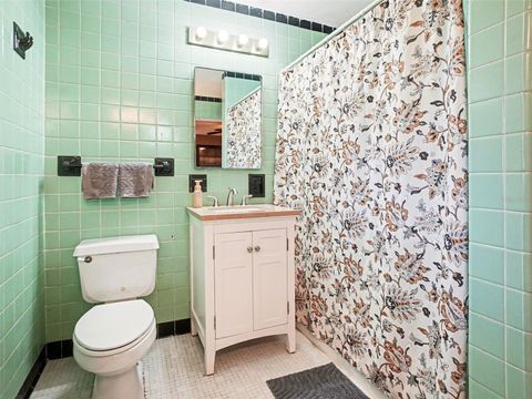 Tiny photo for 975 Fairview Avenue, Mount Dora, FL 32757 (MLS # O6386535)